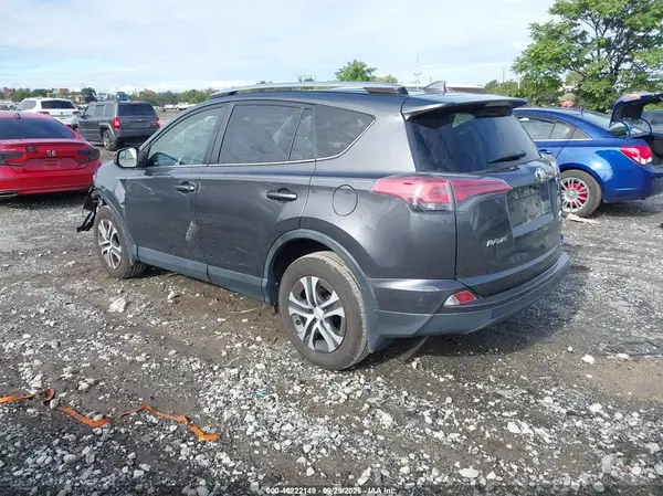 JTMBFREV0HJ118085 — 2017 Toyota RAV4, фото 3 с аукциона IAAI, Передняя часть