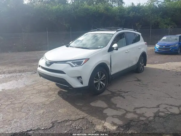 JTMRFREV3HJ171930 — 2017 Toyota RAV4, фото 2 с аукциона IAAI, Левый бок