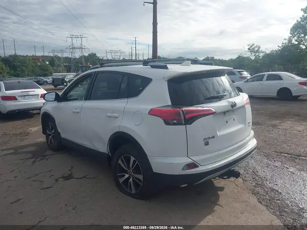 JTMRFREV3HJ171930 — 2017 Toyota RAV4, фото 3 с аукциона IAAI, Левый бок