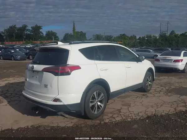 JTMRFREV3HJ171930 — 2017 Toyota RAV4, фото 4 с аукциона IAAI, Левый бок