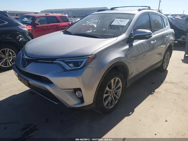 JTMDJREV6HD076284 — 2017 Toyota RAV4, фото 2 с аукциона IAAI, Правый бок