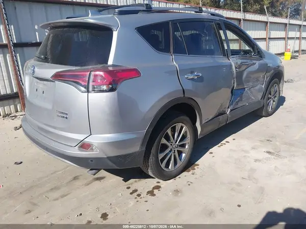 JTMDJREV6HD076284 — 2017 Toyota RAV4, фото 4 с аукциона IAAI, Правый бок