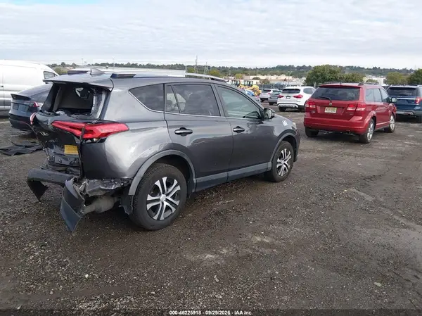 JTMBFREV2HJ140783 — 2017 Toyota RAV4, фото 4 с аукциона IAAI, Задняя часть