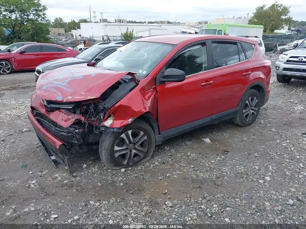 JTMBFREV8HJ173710 — 2017 Toyota RAV4, фото 2 с аукциона IAAI, Передняя часть
