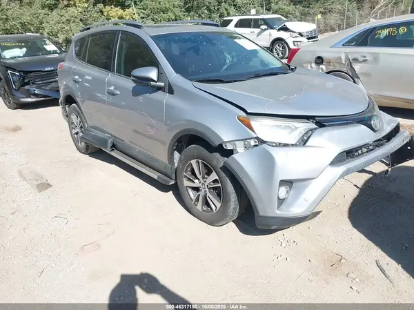 2T3WFREV2HW349749 — 2017 Toyota RAV4, Передняя часть (Front End), фото до ремонта