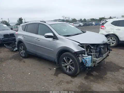2T3RFREV8HW692689 — 2017 Toyota RAV4, Передняя часть, фото до ремонта