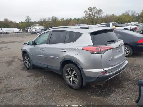 2T3RFREV8HW692689 — 2017 Toyota RAV4, фото 4 с аукциона IAAI, Передняя часть