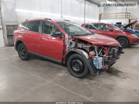 JTMBFREV4HJ137027 — 2017 Toyota RAV4, Передняя часть, фото до ремонта