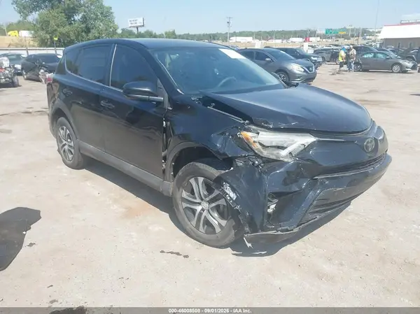 2T3BFREV0JW708133 — 2018 Toyota RAV4, Передняя часть (Front End), фото до ремонта