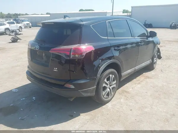 2T3BFREV0JW708133 — 2018 Toyota RAV4, фото 4 с аукциона IAAI 14.10.2026, Передняя часть