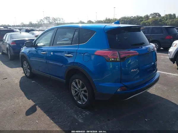 JTMDJREVXJD178712 — 2018 Toyota RAV4, фото 3 с аукциона IAAI, Передняя часть справа