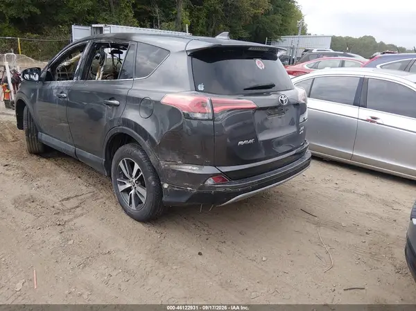 2T3RFREV4JW807889 — 2018 Toyota RAV4, фото 3 с аукциона IAAI 13.10.2026, Пожар салона