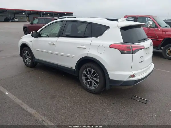 JTMRJREV5JD158938 — 2018 Toyota RAV4, фото 3 с аукциона IAAI, Град