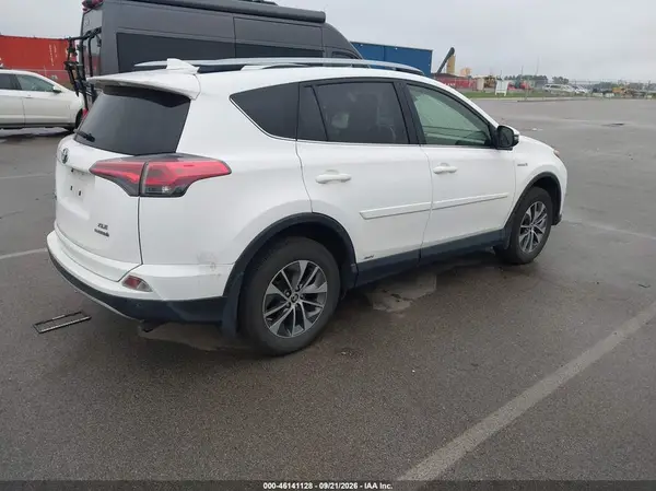 JTMRJREV5JD158938 — 2018 Toyota RAV4, фото 4 с аукциона IAAI, Град