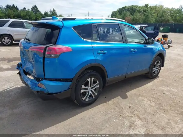 JTMZFREV1JJ181250 — 2018 Toyota RAV4, фото 4 с аукциона IAAI, Задняя часть