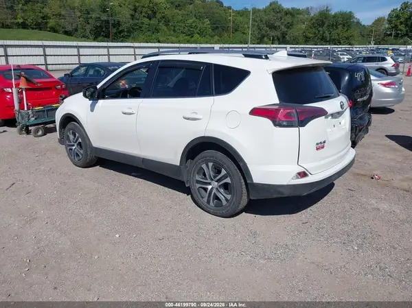 JTMBFREV2JJ745747 — 2018 Toyota RAV4, фото 3 с аукциона IAAI, Правый бок