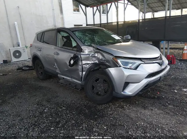 2T3BFREV7JW715743 — 2018 Toyota RAV4, Правый бок (Right Side), фото до ремонта