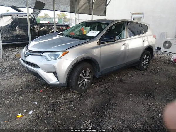 2T3BFREV7JW715743 — 2018 Toyota RAV4, фото 2 с аукциона IAAI, Правый бок