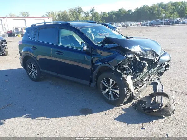 JTMRFREV2JJ245277 — 2018 Toyota RAV4, Передняя часть (Front End), фото до ремонта