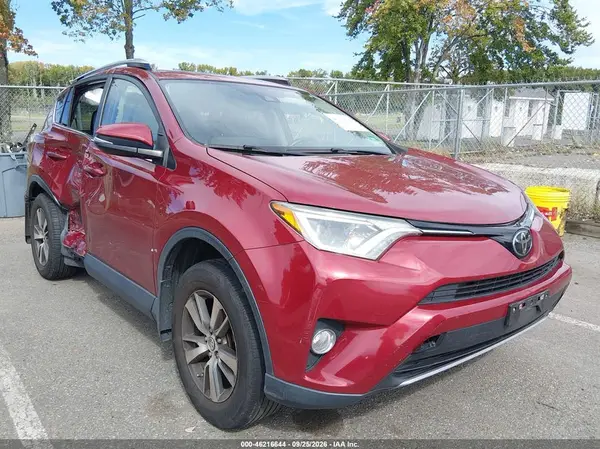 JTMRFREV4JD251760 — 2018 Toyota RAV4, Правый бок (Right Side), фото до ремонта