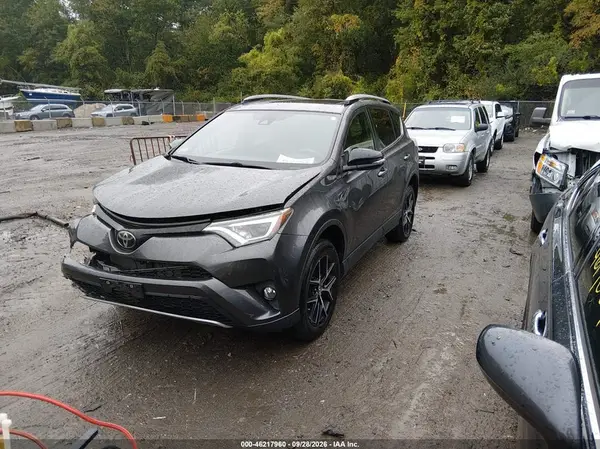 JTMJFREV1JJ207441 — 2018 Toyota RAV4, фото 2 с аукциона IAAI, Передняя часть справа