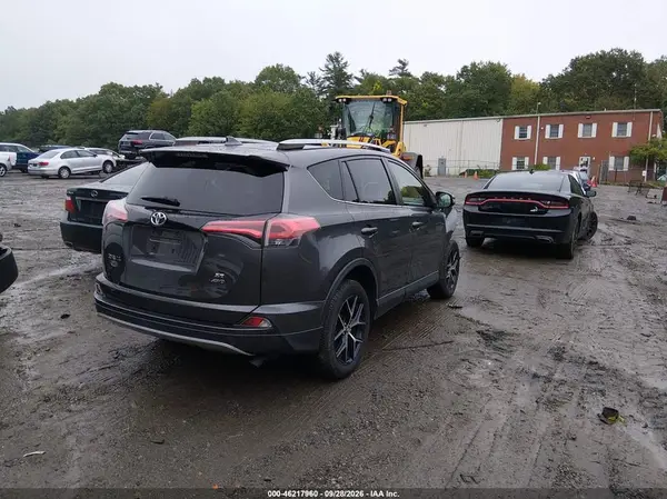 JTMJFREV1JJ207441 — 2018 Toyota RAV4, фото 4 с аукциона IAAI, Передняя часть справа