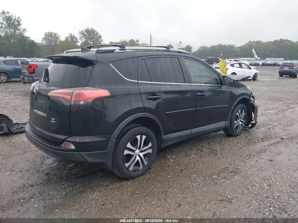2T3BFREV5JW739815 — 2018 Toyota RAV4, фото 4 с аукциона IAAI, Передняя часть