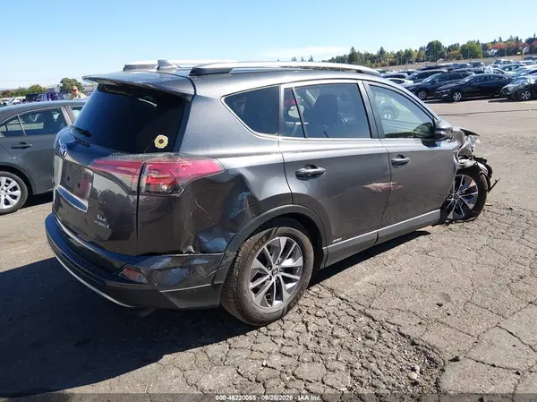JTMRJREVXJD246237 — 2018 Toyota RAV4, фото 4 с аукциона IAAI, Передняя часть