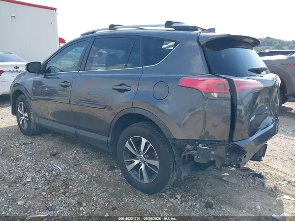 JTMWFREV4JJ722603 — 2018 Toyota RAV4, фото 3 с аукциона IAAI, Задняя часть