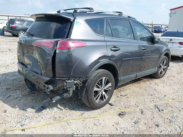 JTMWFREV4JJ722603 — 2018 Toyota RAV4, фото 4 с аукциона IAAI, Задняя часть