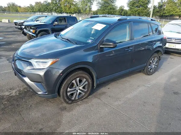 JTMBFREV9JJ191557 — 2018 Toyota RAV4, фото 2 с аукциона IAAI, Задняя часть