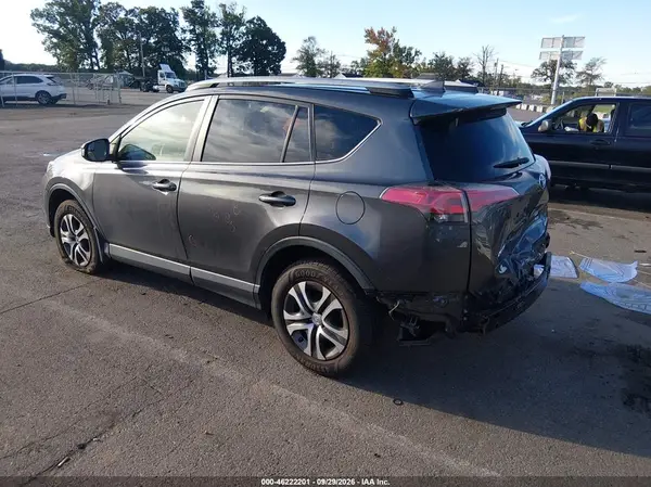 JTMBFREV9JJ191557 — 2018 Toyota RAV4, фото 3 с аукциона IAAI, Задняя часть