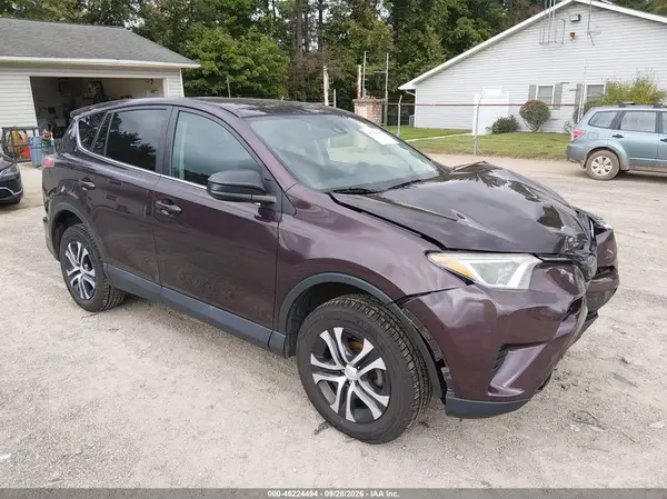 2T3BFREV0JW780627 — 2018 Toyota RAV4, Передняя часть (Front End), фото до ремонта