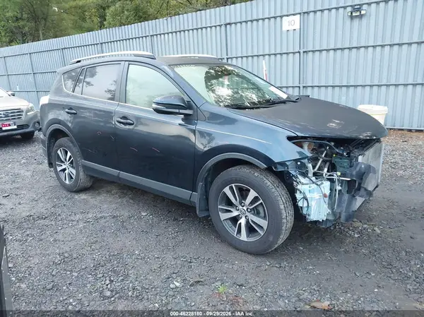 JTMRFREV0JJ748189 — 2018 Toyota RAV4, Передняя часть (Front End), фото до ремонта