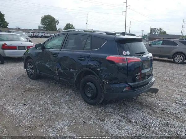 JTMZFREV7JJ733897 — 2018 Toyota RAV4, фото 3 с аукциона IAAI, Левый бок