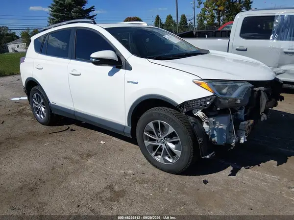 JTMRJREV9JD203668 — 2018 Toyota RAV4, Повреждения со всех сторон (All Over), фото до ремонта
