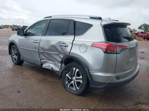 JTMZFREV5JJ171563 — 2018 Toyota RAV4, фото 3 с аукциона IAAI, Левый бок