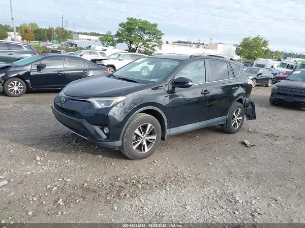 2T3RFREV2JW745134 — 2018 Toyota RAV4, фото 2 с аукциона IAAI, Задняя часть