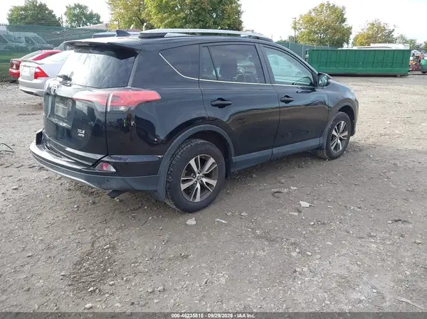 2T3RFREV2JW745134 — 2018 Toyota RAV4, фото 4 с аукциона IAAI, Задняя часть