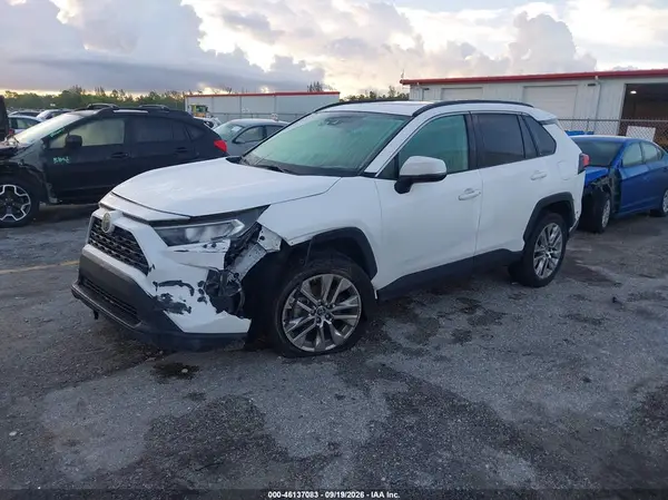 2T3C1RFV2KC023202 — 2019 Toyota RAV4, фото 2 с аукциона IAAI 11.10.2026, Правый бок