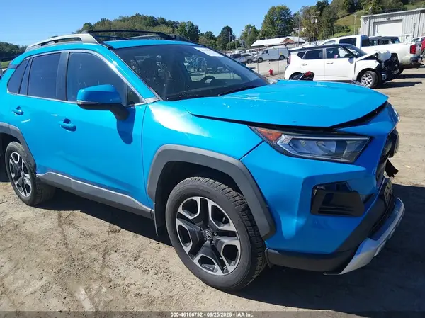 2T3J1RFV6KW014573 — 2019 Toyota RAV4, Передняя часть (Front End), фото до ремонта