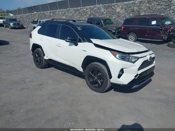 JTMEWRFV5KJ017501 — 2019 Toyota RAV4, Передняя часть (Front End), фото до ремонта
