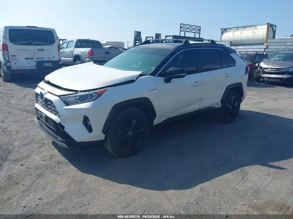 JTMEWRFV5KJ017501 — 2019 Toyota RAV4, фото 2 с аукциона IAAI, Передняя часть