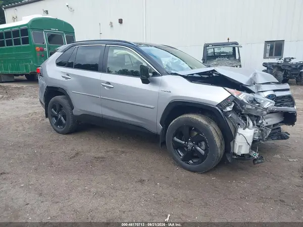 JTMEWRFV8KD518400 — 2019 Toyota RAV4, Передняя часть (Front End), фото до ремонта