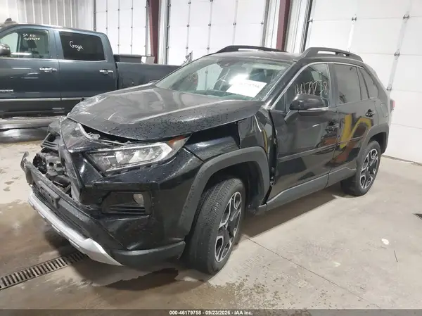 2T3J1RFV7KC060141 — 2019 Toyota RAV4, фото 2 с аукциона IAAI 13.10.2026, Передняя часть