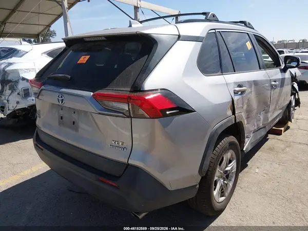 JTMRWRFV1KD010058 — 2019 Toyota RAV4, фото 4 с аукциона IAAI, Биологическая или химическая опасность