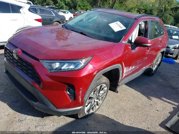 2T3A1RFV0KW019297 — 2019 Toyota RAV4, фото 2 с аукциона IAAI 13.10.2026, Левый бок