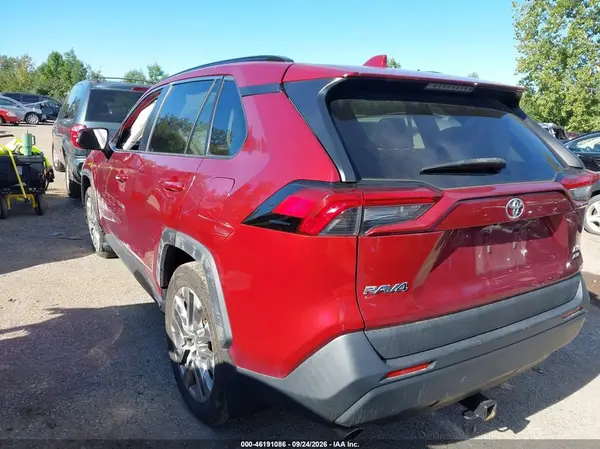 2T3A1RFV0KW019297 — 2019 Toyota RAV4, фото 3 с аукциона IAAI 13.10.2026, Левый бок