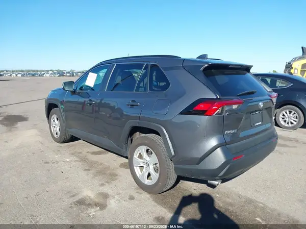 2T3P1RFV8KW056768 — 2019 Toyota RAV4, фото 3 с аукциона IAAI, Передняя часть
