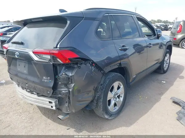 2T3RWRFV7KW014649 — 2019 Toyota RAV4, фото 4 с аукциона IAAI 06.10.2026, Задняя часть